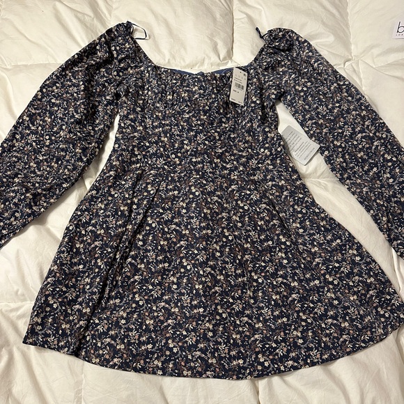 Lush Floral Long Sleeve Dress - NWT - Size M - Picture 4 of 14
